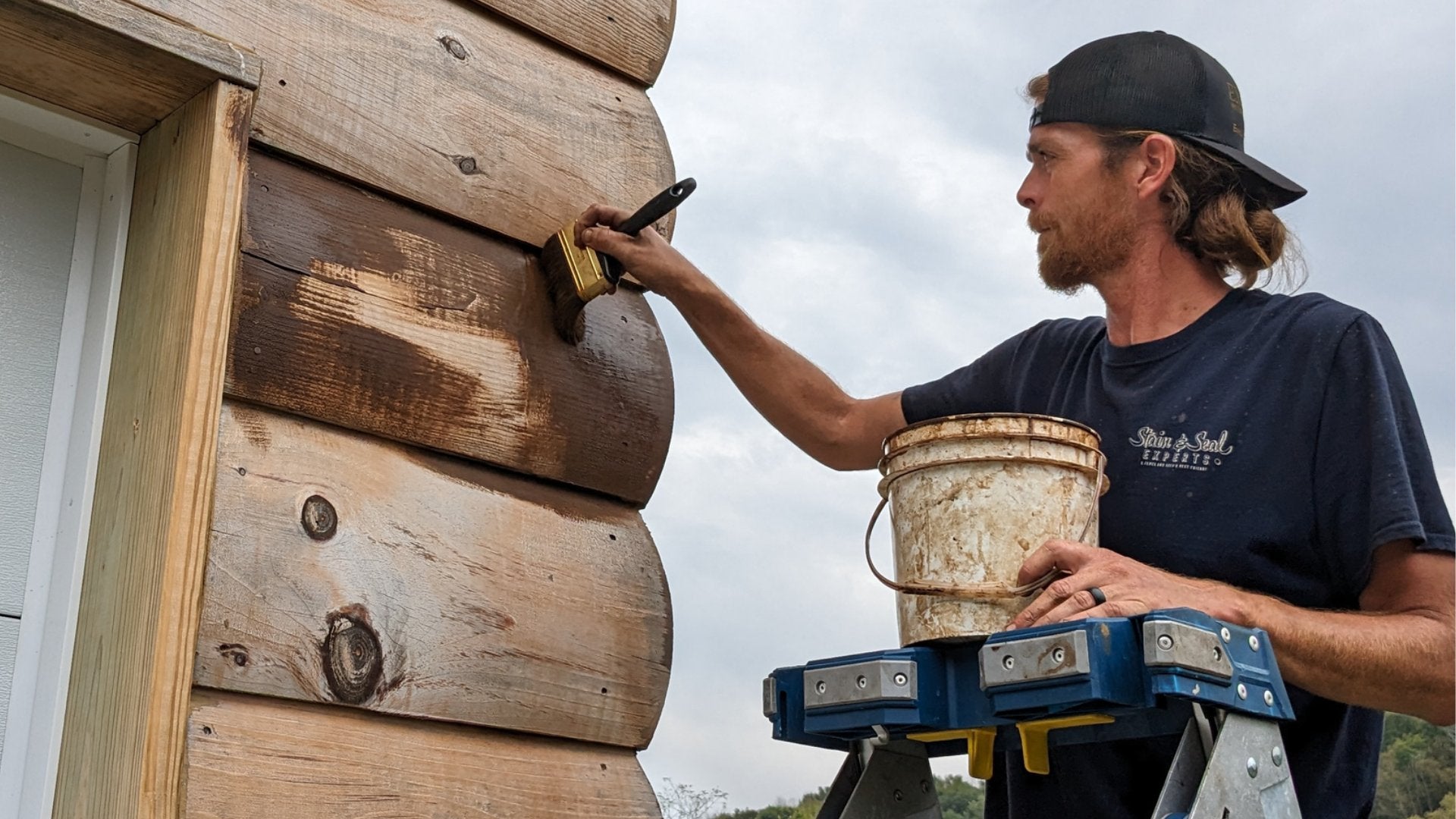 Log home contractor