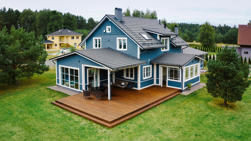 How to Clean Your Wood Fence and Deck Like a Pro